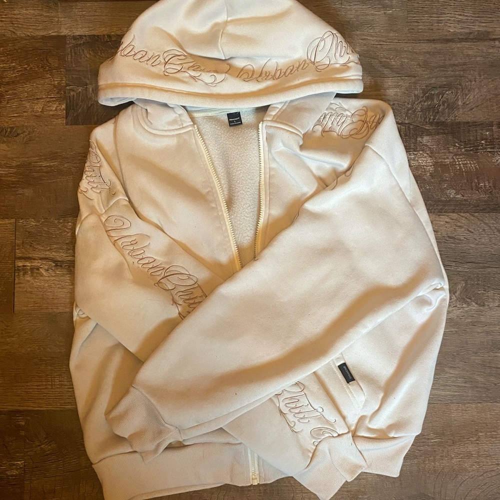 Urban chill cream hoodie